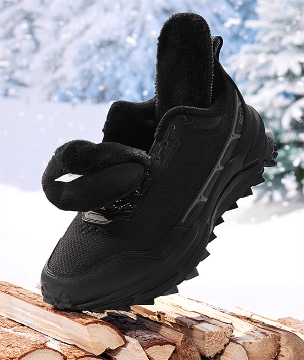 温暖毛绒内里:361°男子户外跑鞋2折91元到手(门店379元)