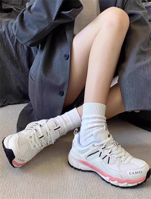 防滑力提升30%+:骆驼盘龙徒步鞋150元起1.2折大促