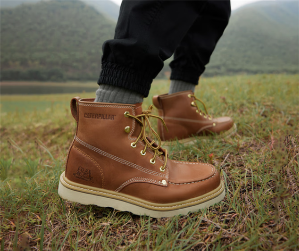 政府补贴发车!CAT牛皮工装靴2折 限时272.8元