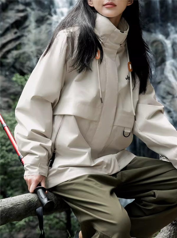 无惧风雪无闷感 Jeep冲锋外套57元探底大促 3合1款160元