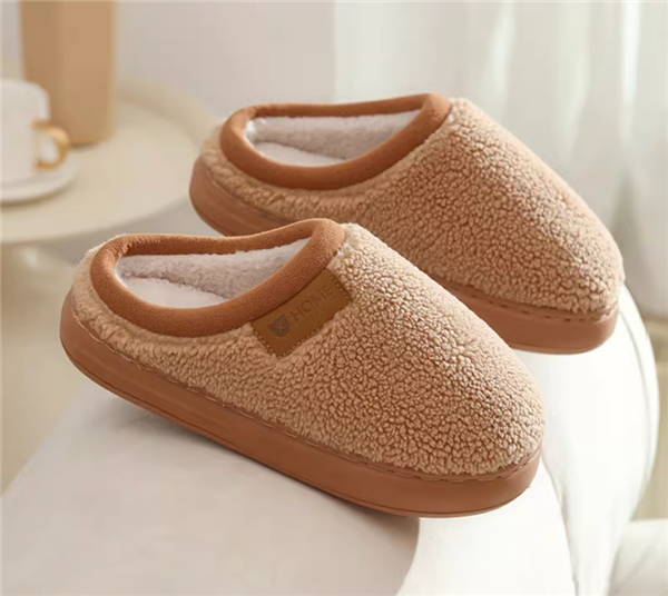 蓬松毛绒、加厚鞋底：初轩秋冬保暖棉拖鞋16.9元大促 原价40
