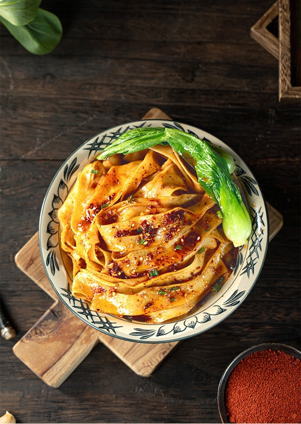 中华老字号：西安饭庄油泼biangbiang面5.3元发车