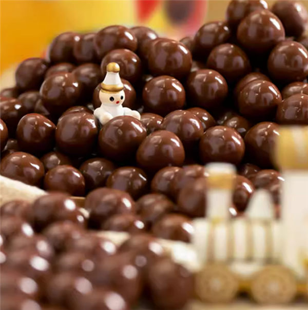 童年味道又回来了：怡浓64%黑巧/35%牛奶麦丽素36.5元520g发车