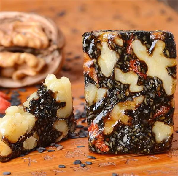 真材实料好味道 甄轩堂黑芝麻核桃阿胶糕1.6斤铁盒49.9元狂促