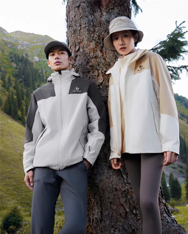 美特斯邦威三合一冲锋衣105元1折官方清仓 原价1399