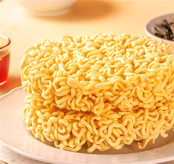 经典老味道:白象桶装方便面2.1元官方大促