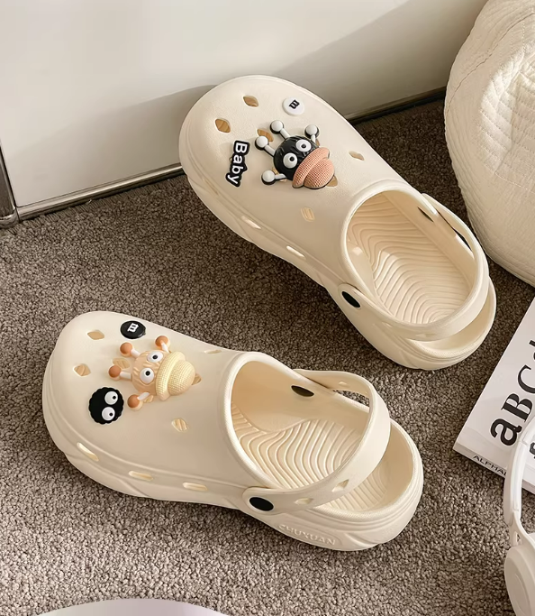 一鞋两穿！初轩潮牌情侣款洞洞鞋9.9元大促